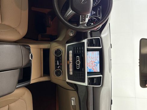 Used 2015 Mercedes-Benz ML 350 4MATIC w/ Premium 1 Package image 23