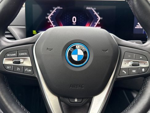 Used 2022 BMW i4 eDrive40 w/ Premium Package image 16