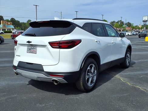 Used 2024 Chevrolet Blazer LT w/ Convenience Package FWD image 18