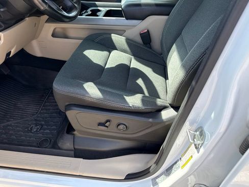 Used 2019 RAM 1500 Big Horn RWD image 25