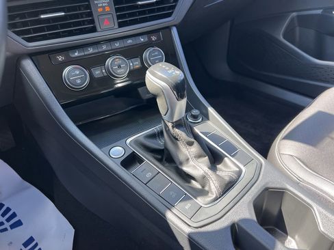 Used 2023 Volkswagen Jetta SE FWD image 19