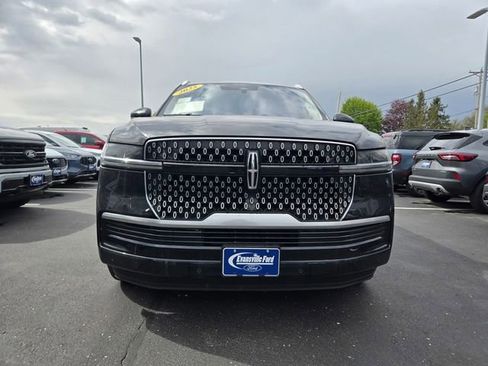 Used 2025 Lincoln Navigator Reserve AWD/4WD image 46
