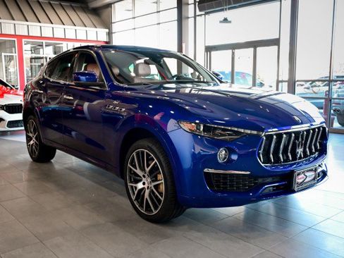 Used 2022 Maserati Levante GT image 3