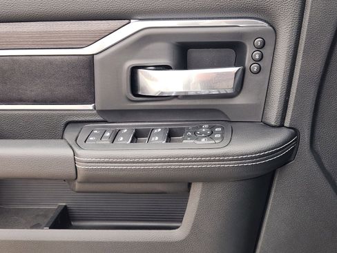 New 2026 RAM 2500 Laramie AWD/4WD image 19