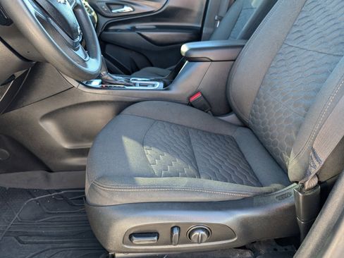 Used 2019 Chevrolet Equinox LT w/ LPO, Floor Liner Package image 6