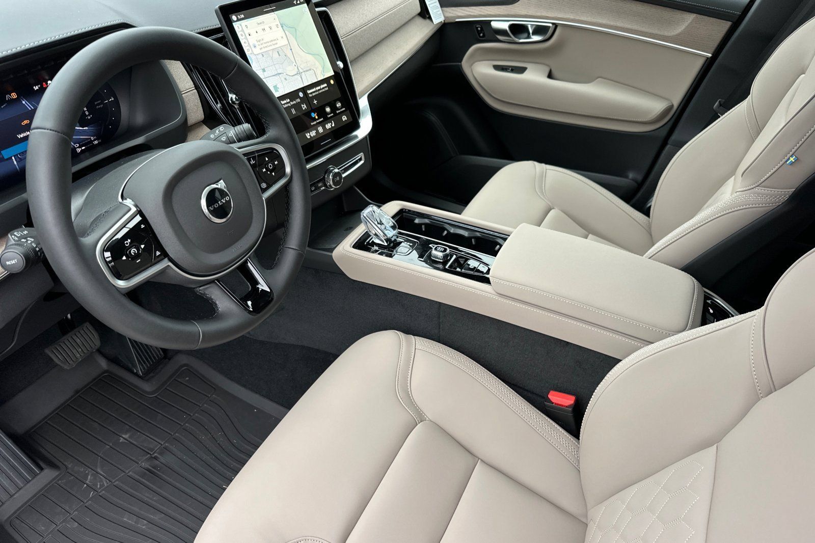 New 2026 Volvo XC90 T8 Plus w/ Protection Package Premier AWD/4WD image 9