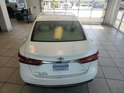 Used 2016 Toyota Avalon XLE Premium FWD image 8