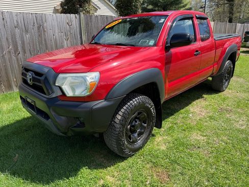 Used 2015 Toyota Tacoma 4x4 Access Cab w/ Convenience Package image 1