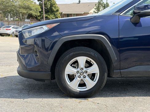 Used 2021 Toyota RAV4 XLE AWD/4WD image 10