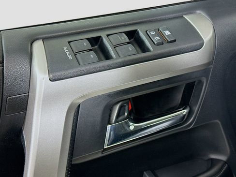 Used 2015 Toyota 4Runner SR5 image 23