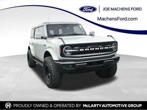Used 2024 Ford Bronco Outer Banks image 1