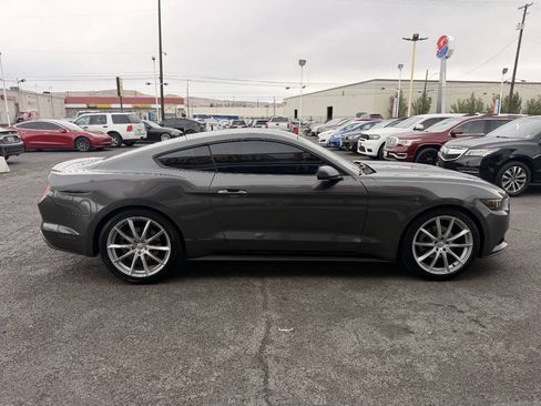 Used 2017 Ford Mustang Coupe RWD image 6
