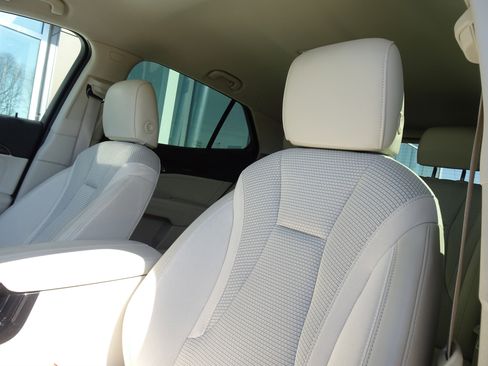 Used 2022 Buick Envision Preferred FWD image 10