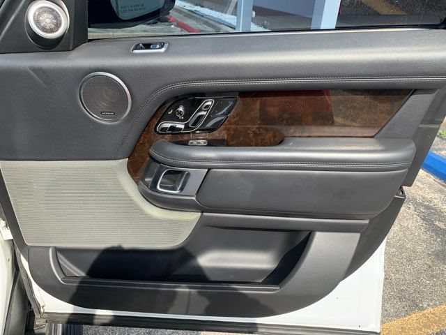 Used 2018 Land Rover Range Rover Supercharged AWD/4WD image 32