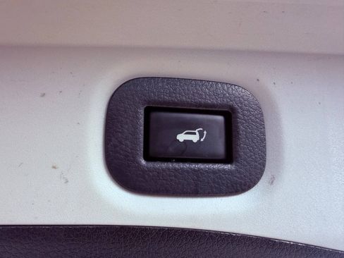 Used 2019 Nissan Rogue SL w/ Premium Package AWD/4WD image 32