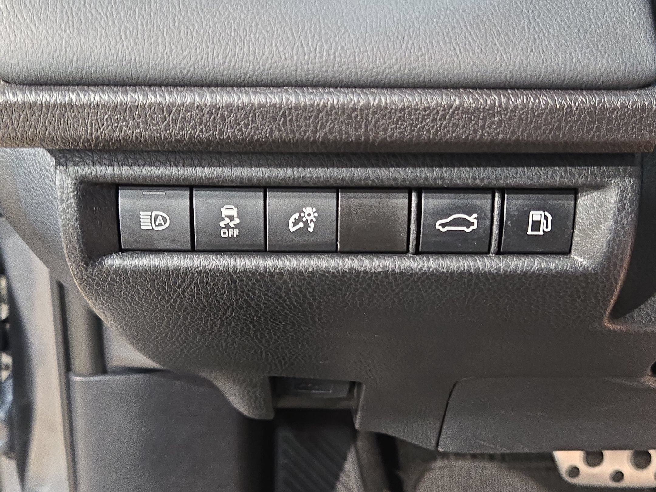 Used 2025 Toyota Camry XSE FWD image 26