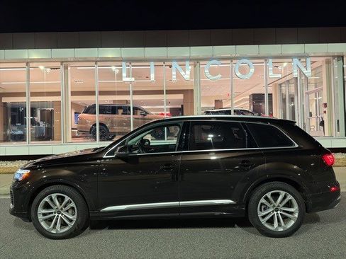 Used 2025 Audi Q7 3.0T Prestige image 2