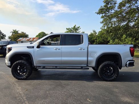 Used 2022 GMC Sierra 1500 Elevation w/ LPO, Elevation Black Package AWD/4WD image 2