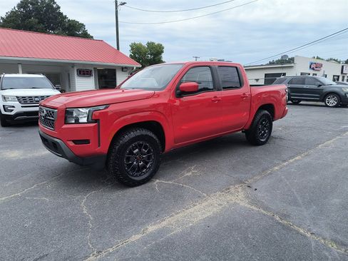 Used 2022 Nissan Frontier SV AWD/4WD image 1