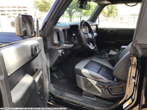 Used 2023 Ford Bronco Black Diamond w/ Sasquatch Package AWD/4WD image 8
