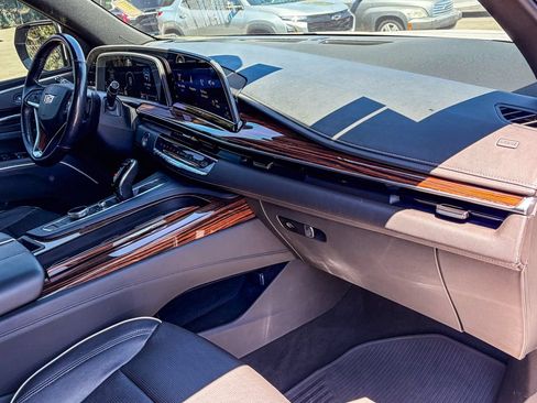 Certified 2021 Cadillac Escalade ESV Premium Luxury w/ Driver Assist Tech Package AWD/4WD image 37