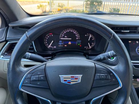 Used 2017 Cadillac XT5 Luxury w/ Driver Awareness Package image 25