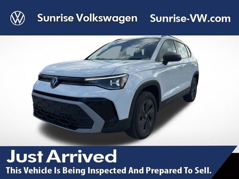 Used 2025 Volkswagen Taos S image 1