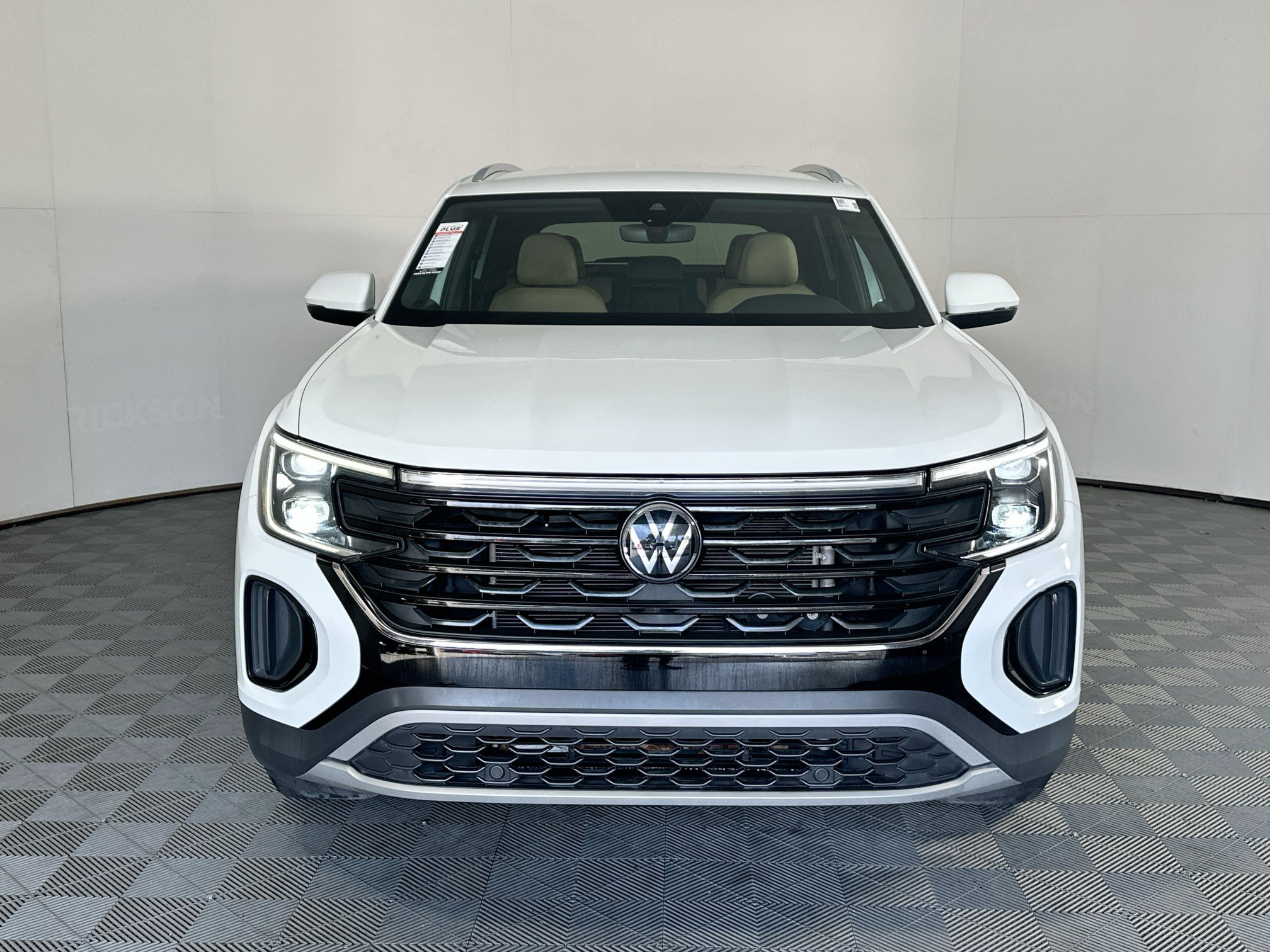 Used 2024 Volkswagen Atlas Cross Sport SE FWD image 8
