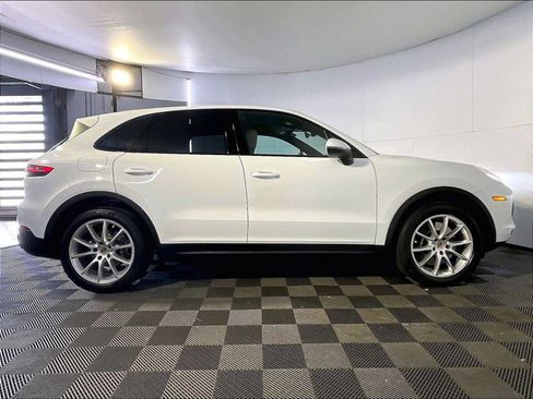 Certified 2022 Porsche Cayenne AWD/4WD image 8