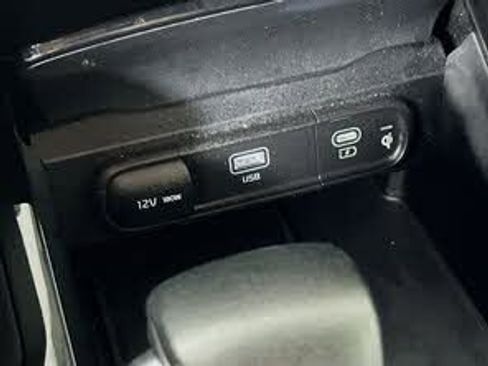Used 2025 Kia Telluride S FWD image 28