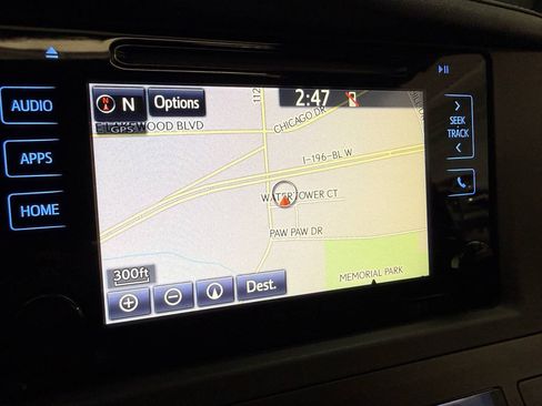 Used 2015 Toyota Sienna XLE w/ XLE Navigation Package FWD image 16
