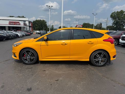 Used 2015 Ford Focus ST FWD image 2
