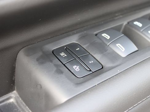 Used 2024 Chevrolet Suburban Z71 w/ Luxury Package AWD/4WD image 13