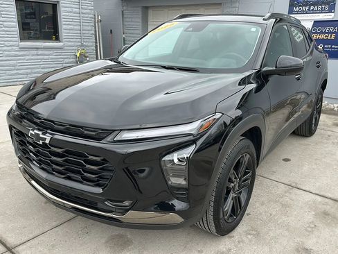 Used 2025 Chevrolet Trax ACTIV w/ Driver Confidence Package image 1