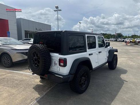 Used 2024 Jeep Wrangler Unlimited Sport AWD/4WD image 8