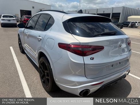 Used 2021 Alfa Romeo Stelvio Ti Sport AWD/4WD image 8