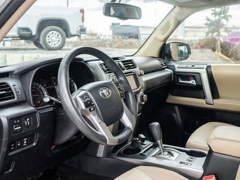 Used 2019 Toyota 4Runner SR5 Premium image 14