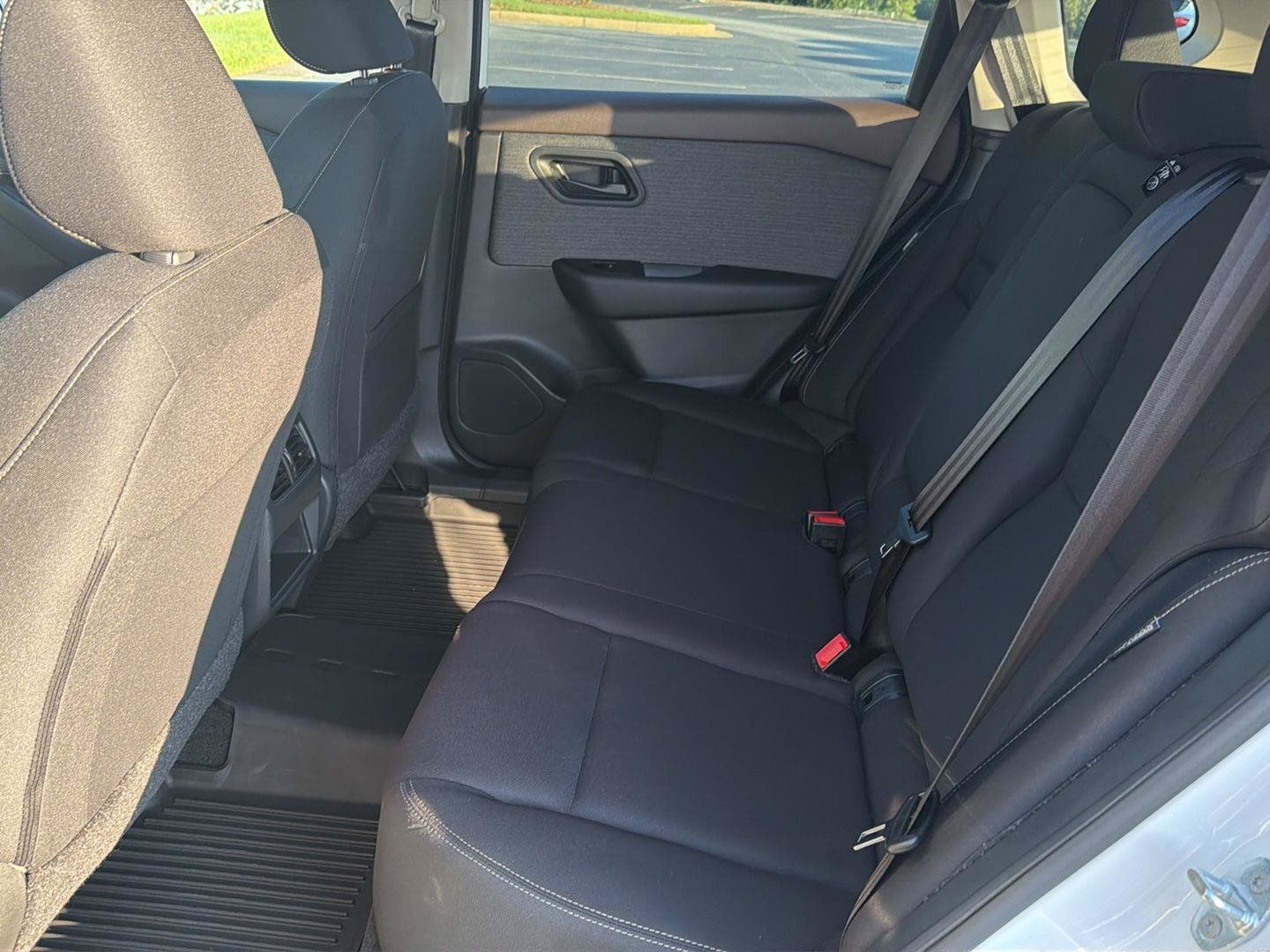 Used 2023 Nissan Rogue S FWD image 11