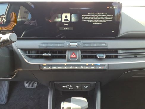 Used 2025 Kia K4 LXS image 22