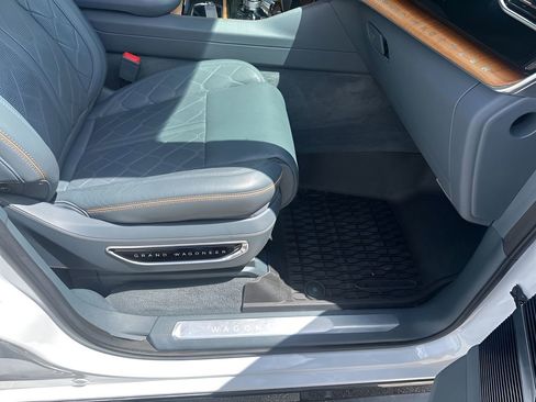 Used 2022 Jeep Grand Wagoneer Series III w/ Rear Seat Video Group 1 image 15