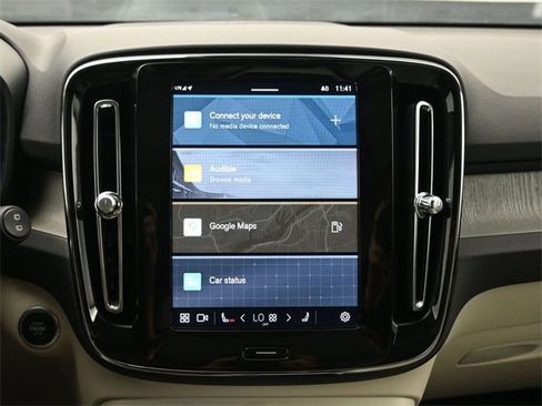 Used 2024 Volvo XC40 B5 Ultimate w/ Protection Package Premier image 13