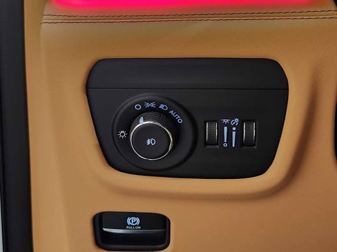 Used 2026 Jeep Grand Cherokee L Summit AWD/4WD image 23