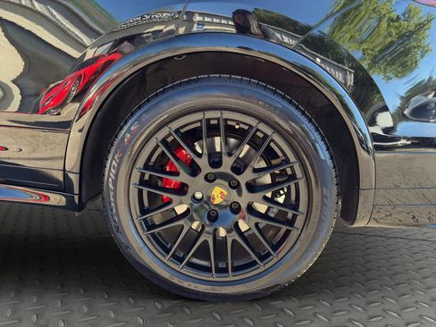 Used 2017 Porsche Cayenne GTS AWD/4WD image 30