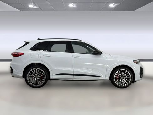 Used 2025 Audi SQ5 Premium Plus AWD/4WD image 7