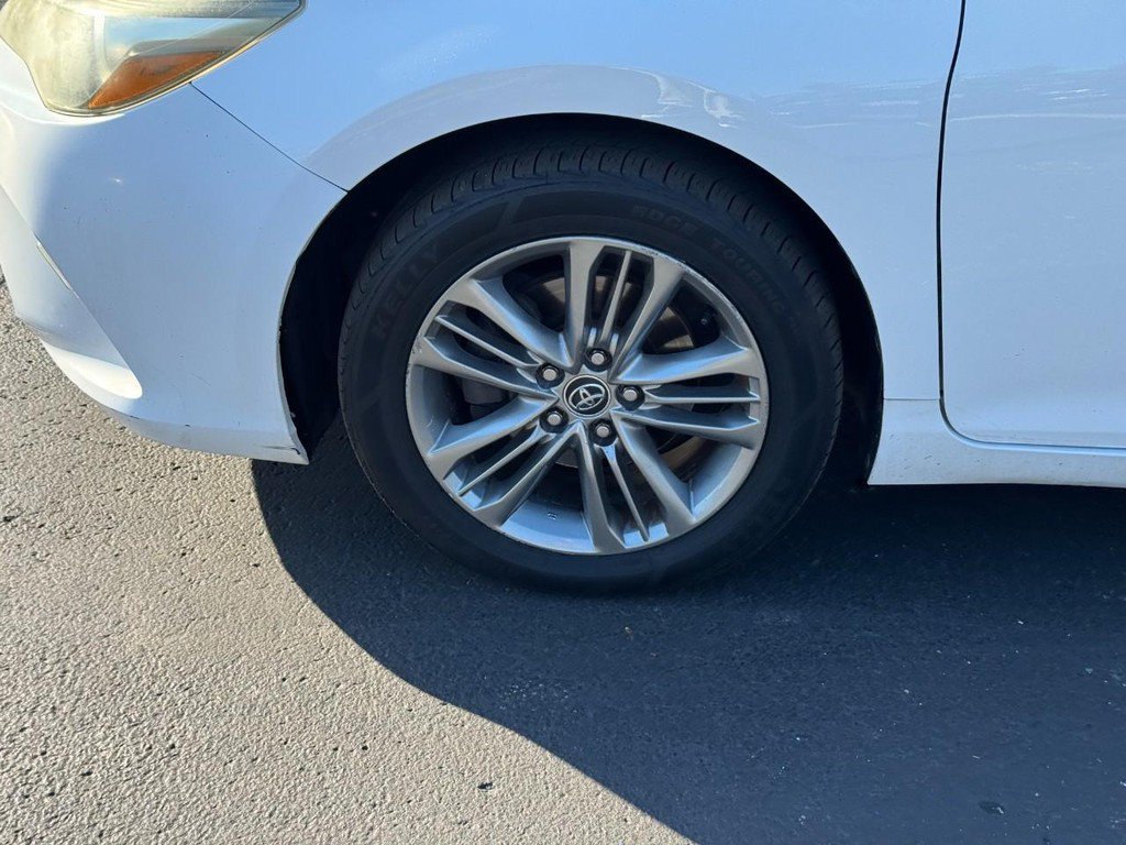 Used 2015 Toyota Camry SE FWD image 10