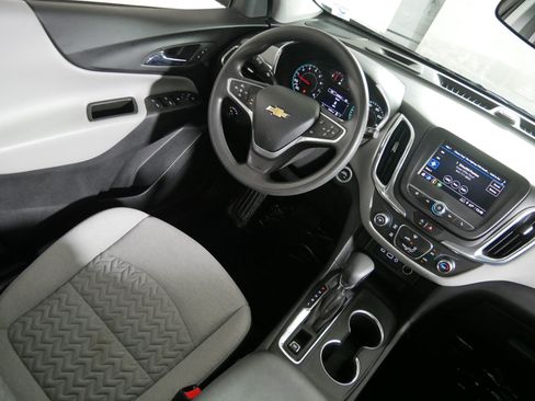 Used 2023 Chevrolet Equinox LS w/ Driver Confidence II Package AWD/4WD image 9