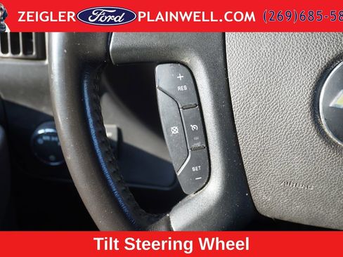 Used 2021 Chevrolet Express 2500 w/ Driver Convenience Package RWD image 15