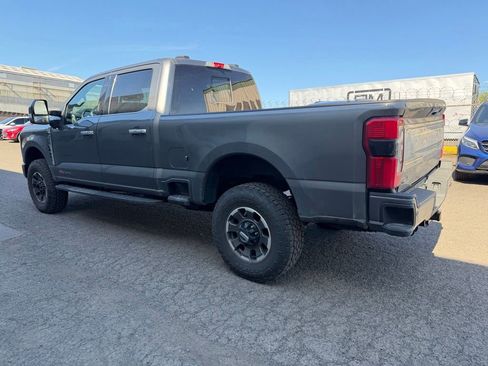 Used 2023 Ford F350 Platinum w/ Tremor Off-Road Package AWD/4WD image 2