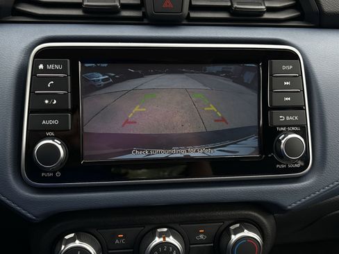 Used 2025 Nissan Versa SV FWD image 19