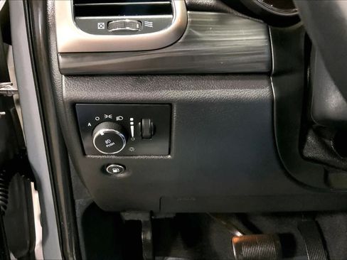 Used 2020 Jeep Grand Cherokee Altitude AWD/4WD image 35